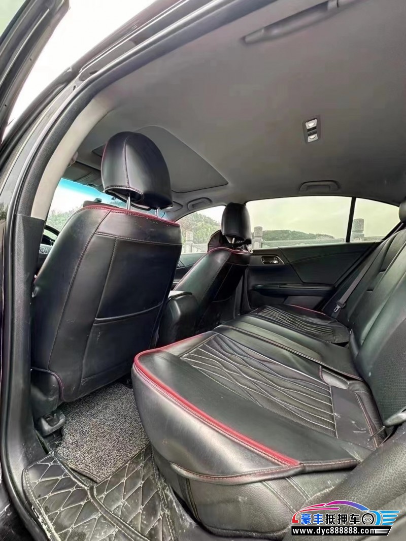 16年本田雅阁轿车抵押车出售