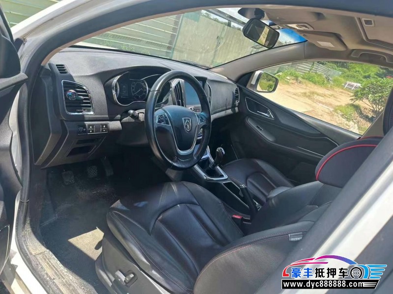 17年宝骏560轿车抵押车出售