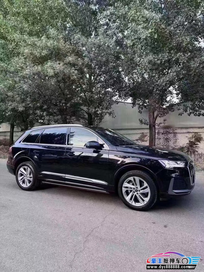 22年奥迪Q7轿车抵押车出售
