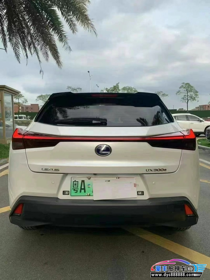 21年雷克萨斯ux300轿车抵押车出售