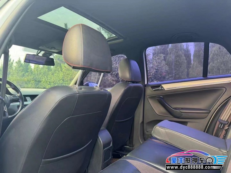 14年大众宝来轿车抵押车出售