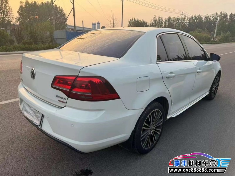 14年大众宝来轿车抵押车出售