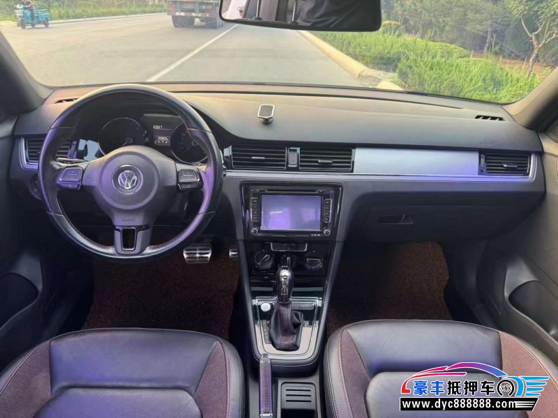 14年大众宝来轿车抵押车出售