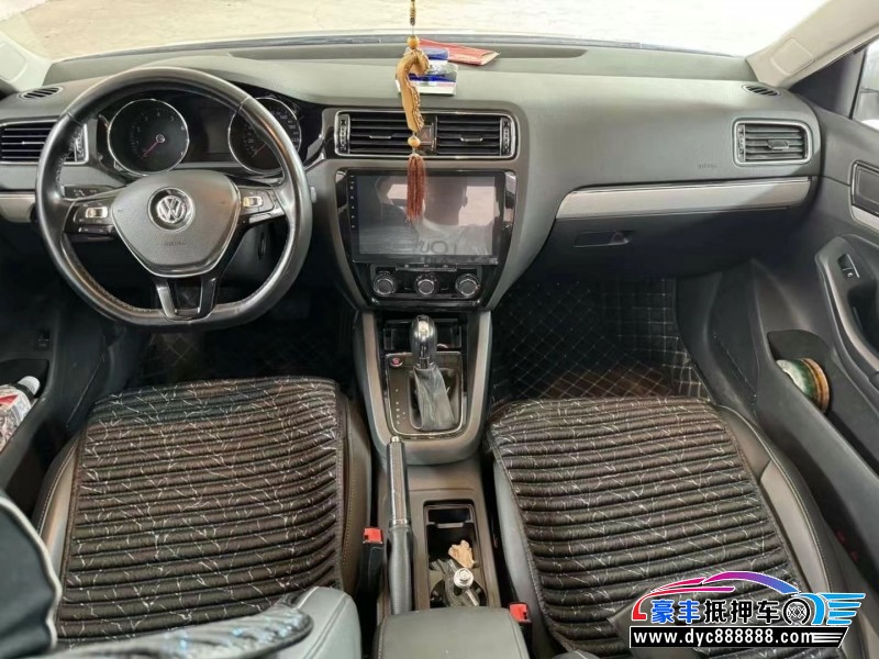 17年大众速腾轿车抵押车出售