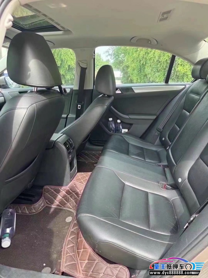 15年大众速腾轿车抵押车出售