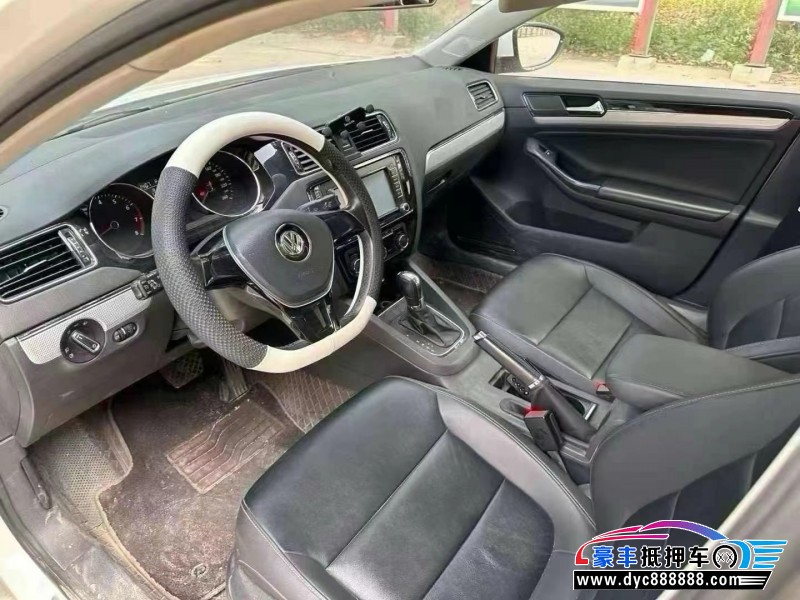 16年大众速腾轿车抵押车出售