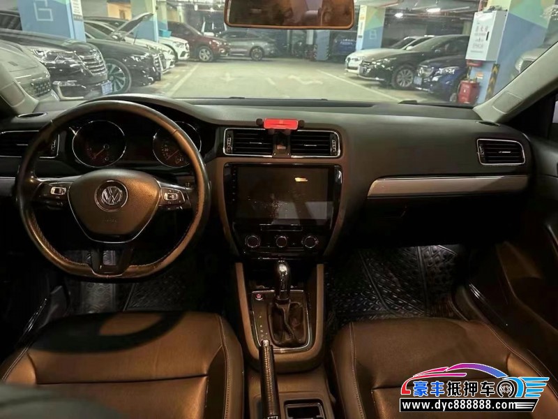 17年大众速腾轿车抵押车出售