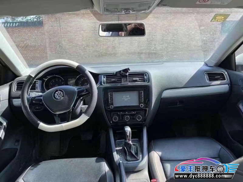 16年大众速腾轿车抵押车出售