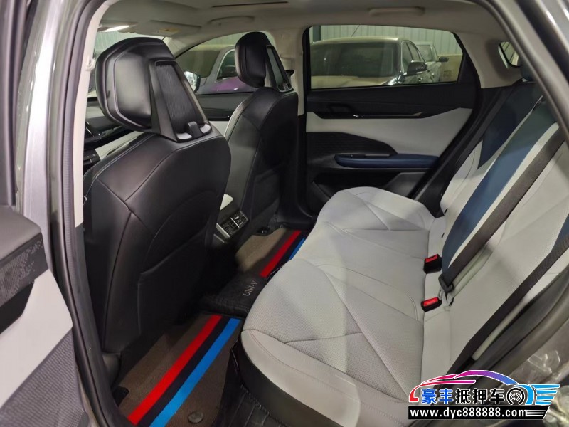 23年长安长安UNI轿车抵押车出售