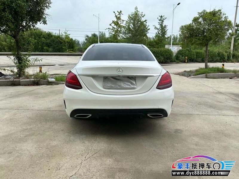 22年奔驰C轿车抵押车出售