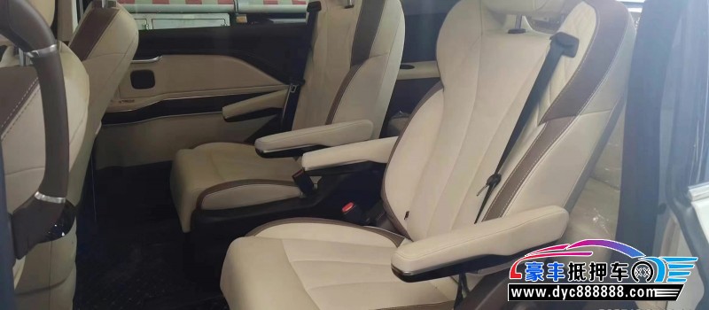 23年奔腾M9轿车抵押车出售