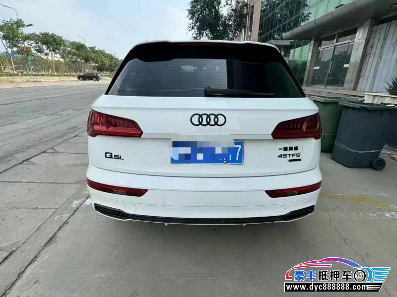 21年奥迪Q5轿车抵押车出售