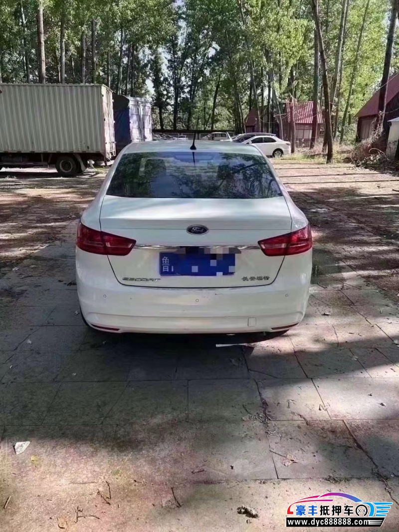 17年福特福克斯轿车抵押车出售