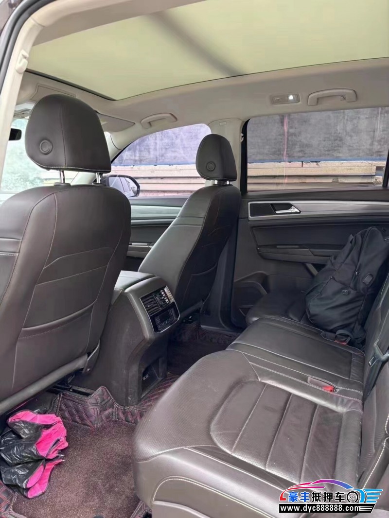 18年大众途昂轿车抵押车出售