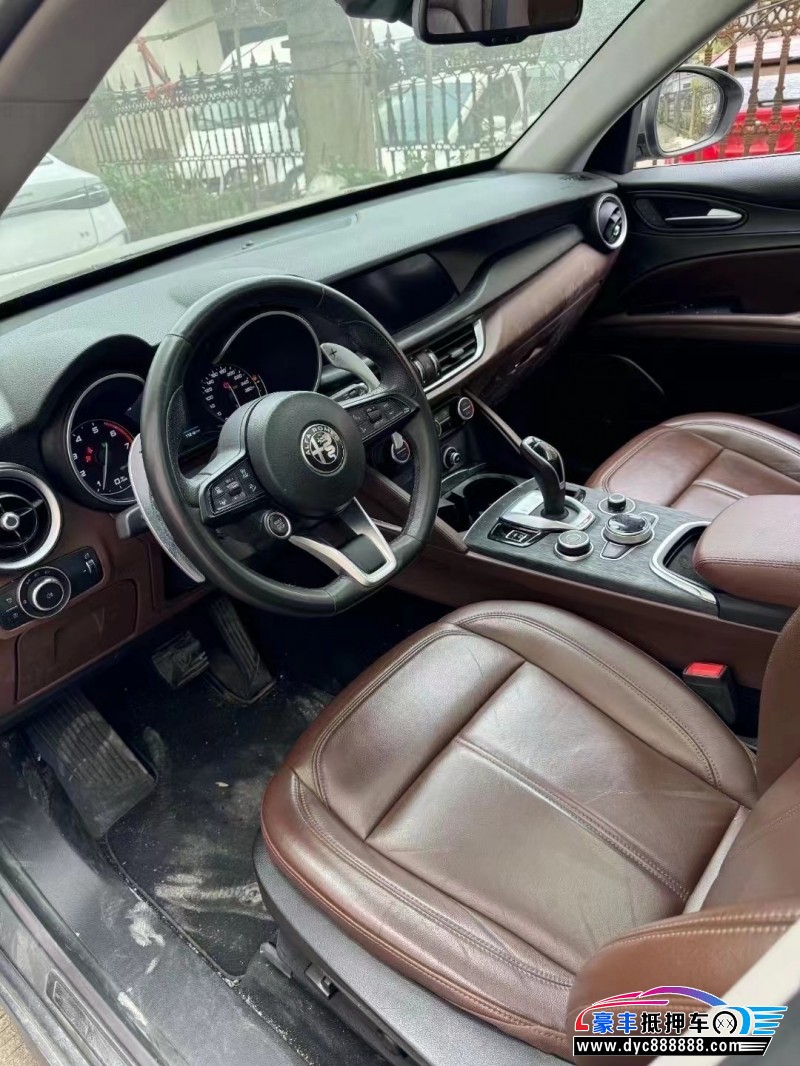 21年阿尔法·罗密欧Stelvio轿车抵押车出售