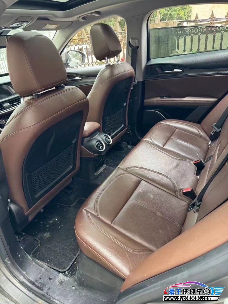 21年阿尔法·罗密欧Stelvio轿车抵押车出售