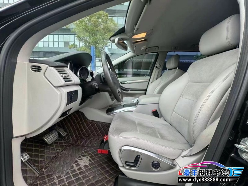 14年奔驰R轿车抵押车出售