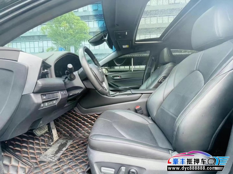 22年丰田亚洲龙轿车抵押车出售