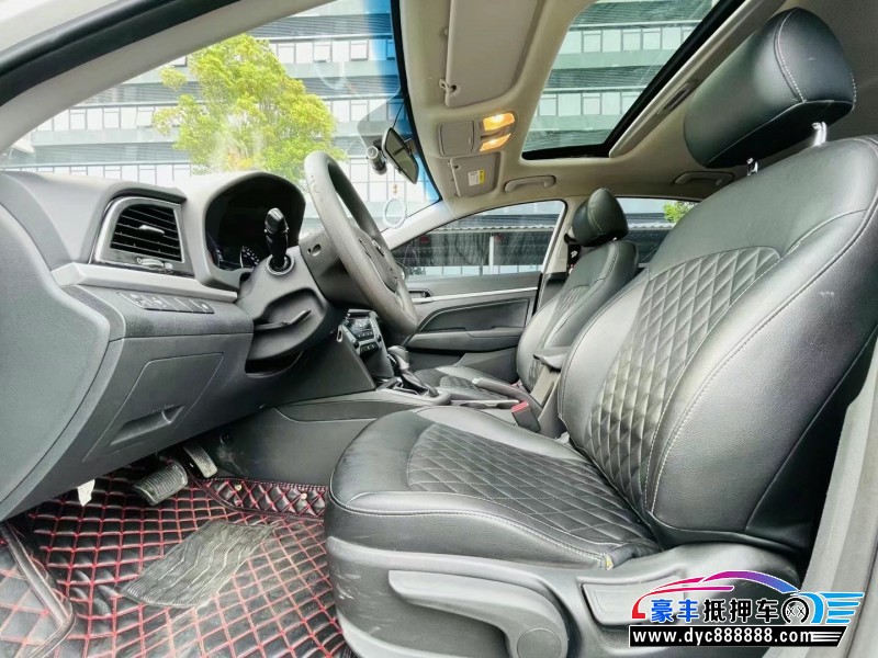 17年现代领动轿车抵押车出售