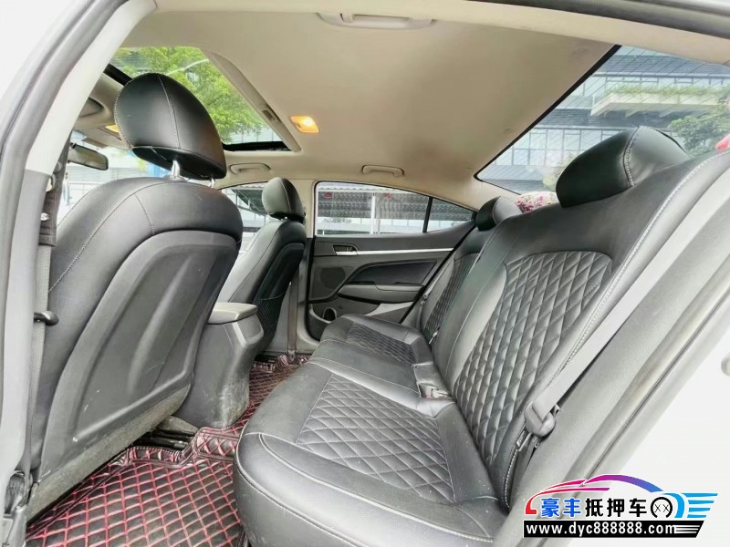 17年现代领动轿车抵押车出售