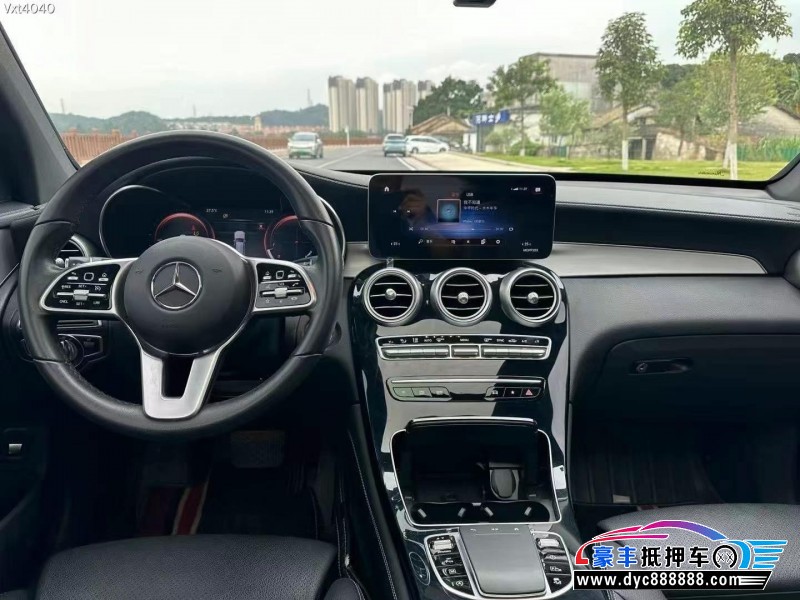 20年奔驰GLC轿车抵押车出售