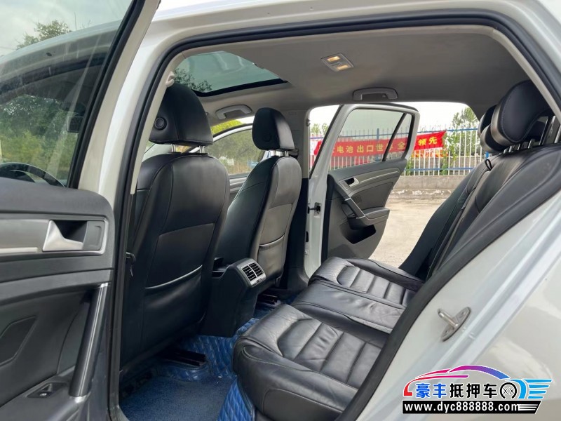 16年大众高尔夫轿车抵押车出售