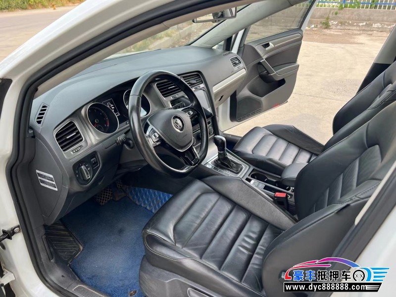 16年大众高尔夫轿车抵押车出售