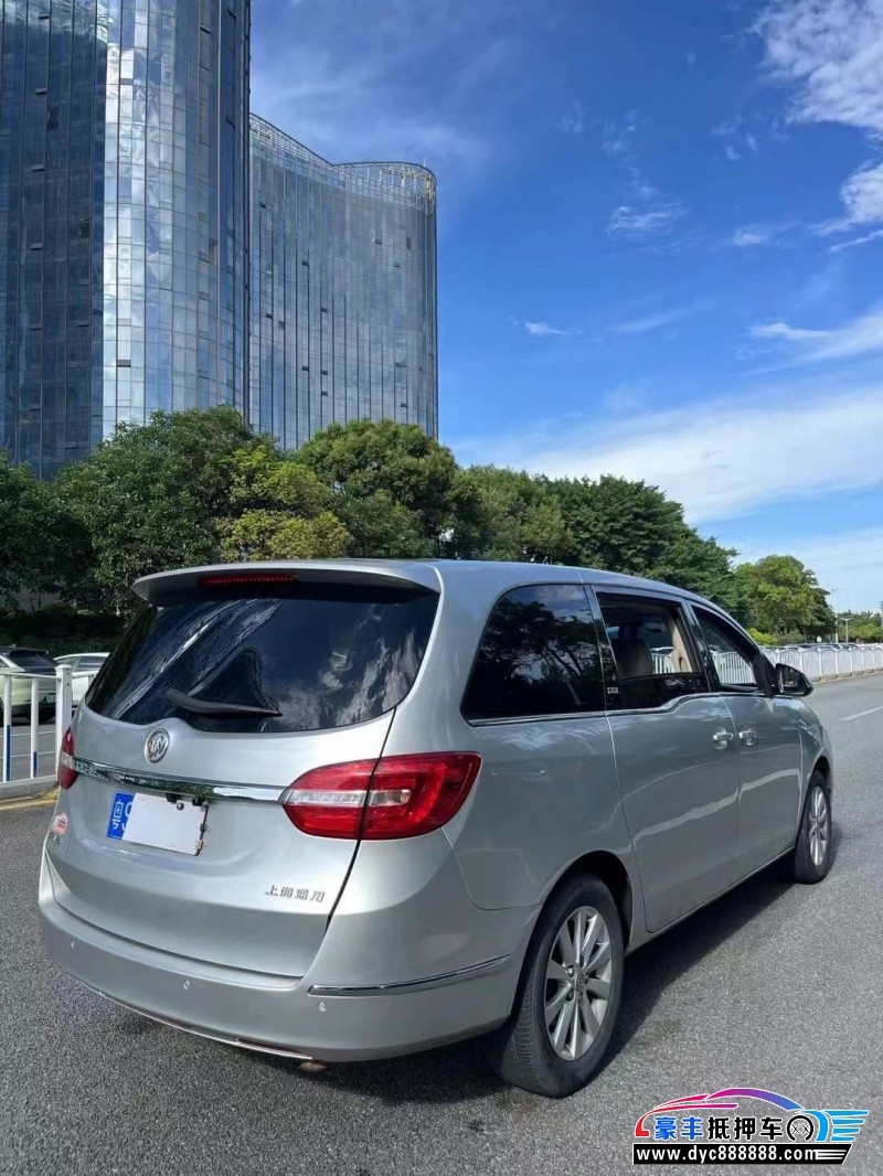 15年别克GL8轿车抵押车出售