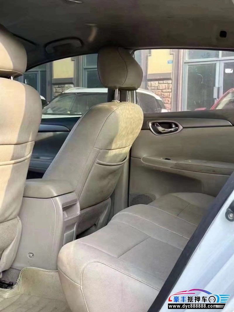 15年日产轩逸轿车抵押车出售