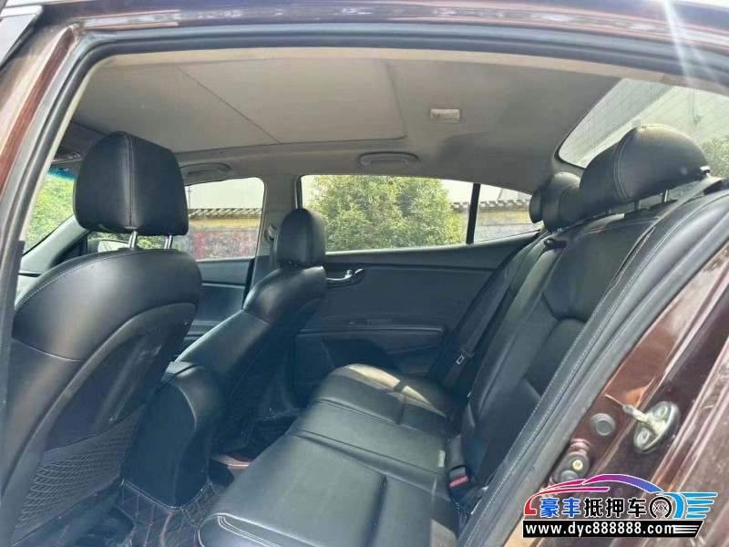 16年起亚K4轿车抵押车出售