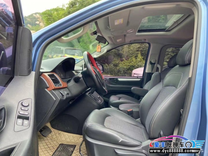 17年上汽大通G10轿车抵押车出售