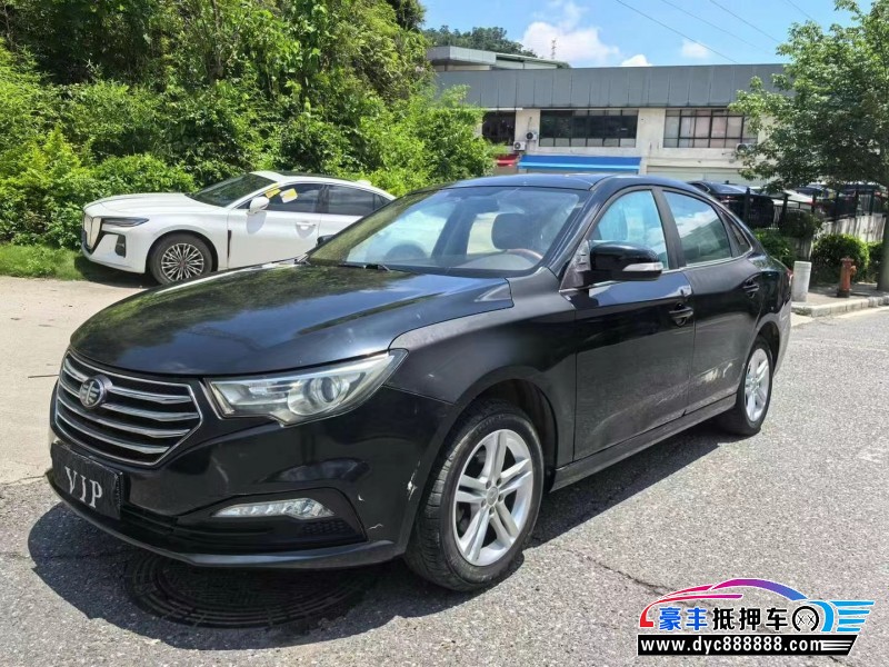 16年奔腾B30轿车抵押车出售