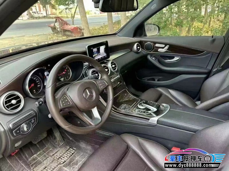 17年奔驰GLC轿车抵押车出售