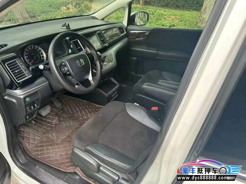 17年本田艾力绅轿车抵押车出售