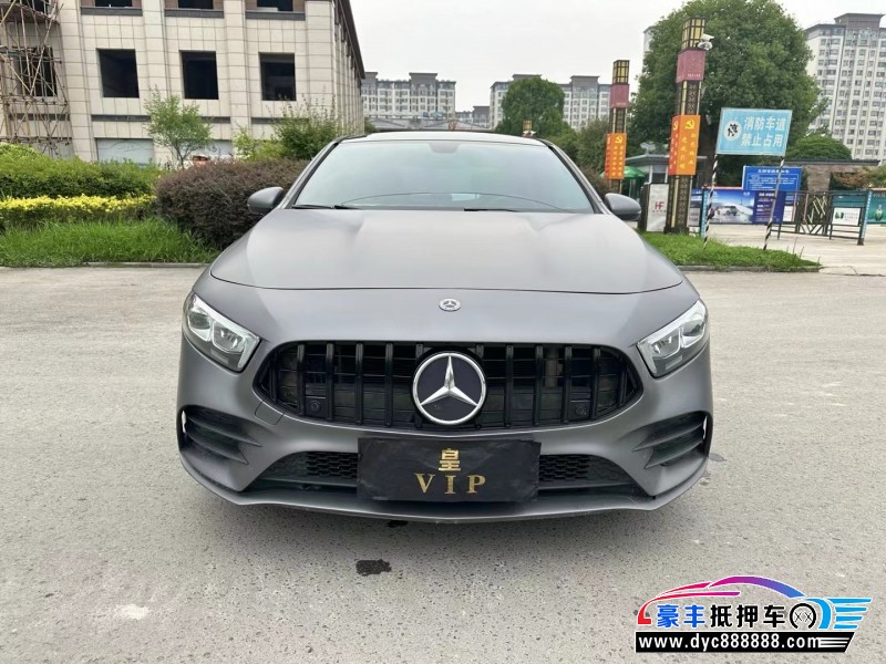 19年奔驰A轿车抵押车出售