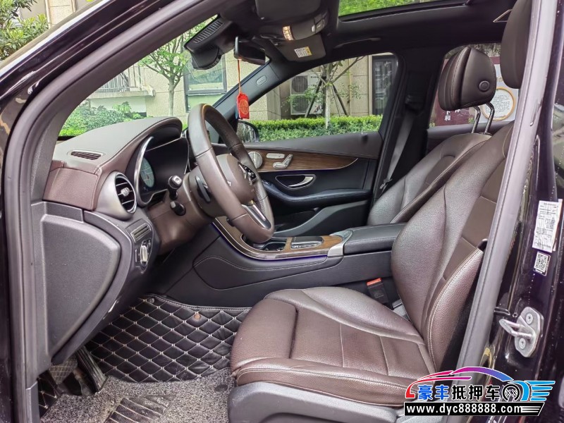 21年奔驰GLC轿车抵押车出售