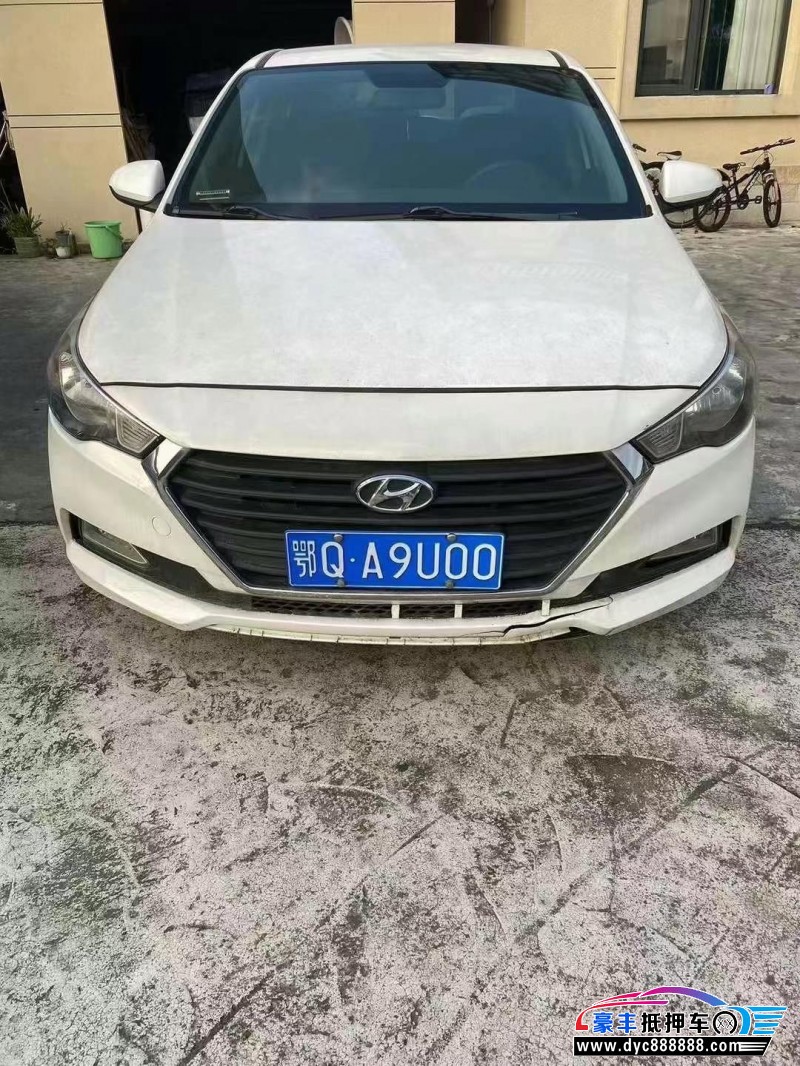 17年现代悦动轿车抵押车出售