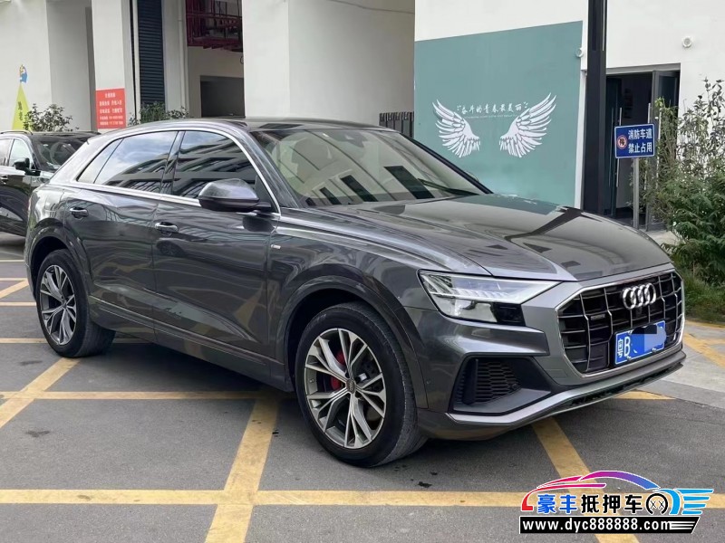 20年奥迪Q8轿车抵押车出售