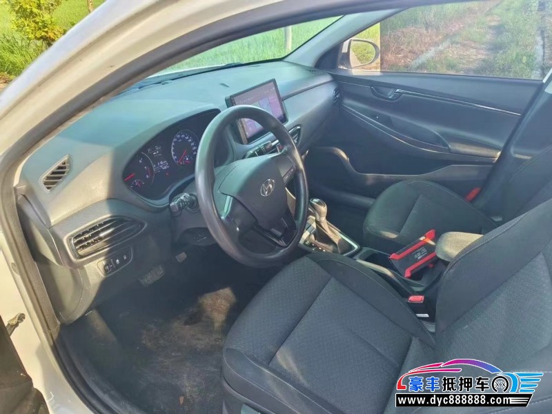 19年现代悦动轿车抵押车出售