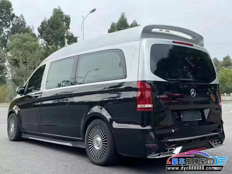 17年奔驰威霆轿车抵押车出售