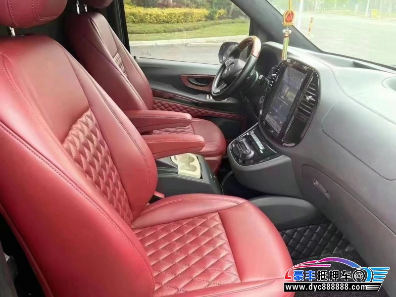 17年奔驰威霆轿车抵押车出售