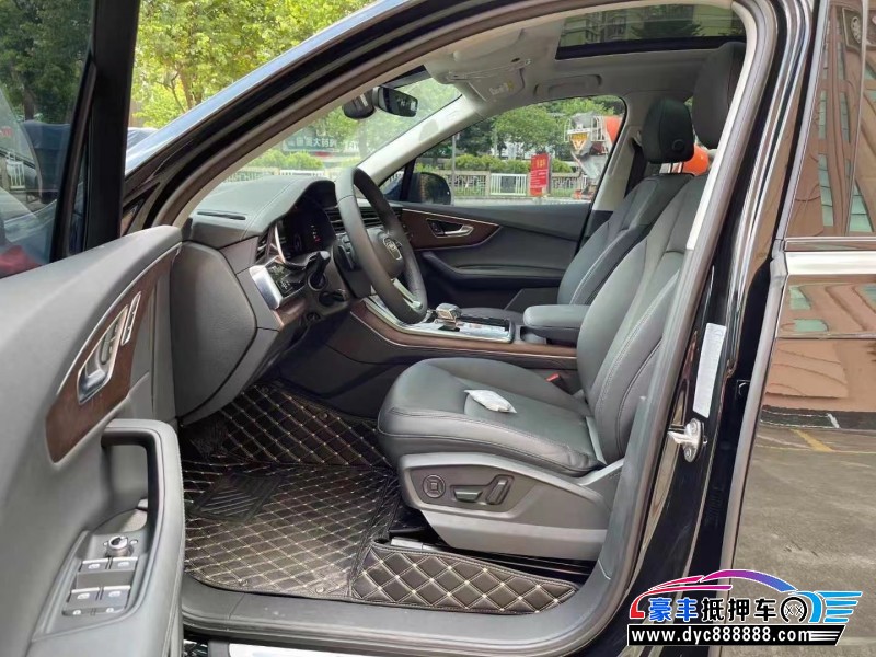 24年奥迪Q7轿车抵押车出售