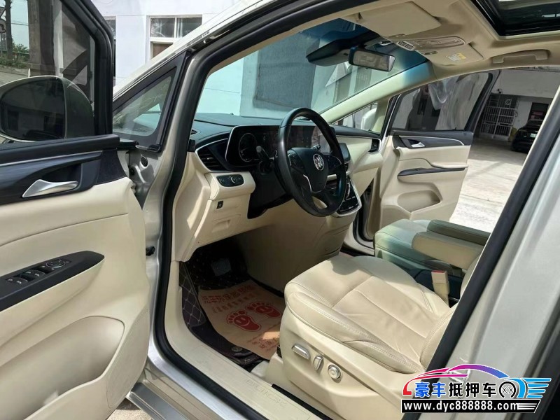 22年别克GL8MPV抵押车出售