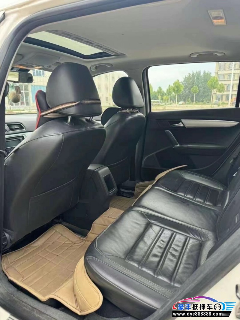 14年大众朗行轿车抵押车出售