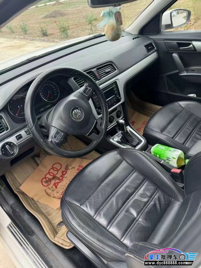 14年大众朗行轿车抵押车出售