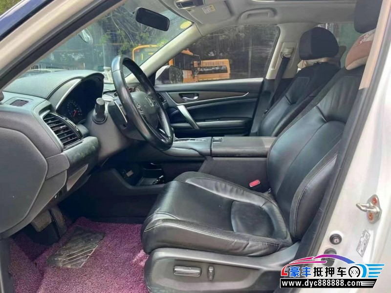 17年本田冠道轿车抵押车出售