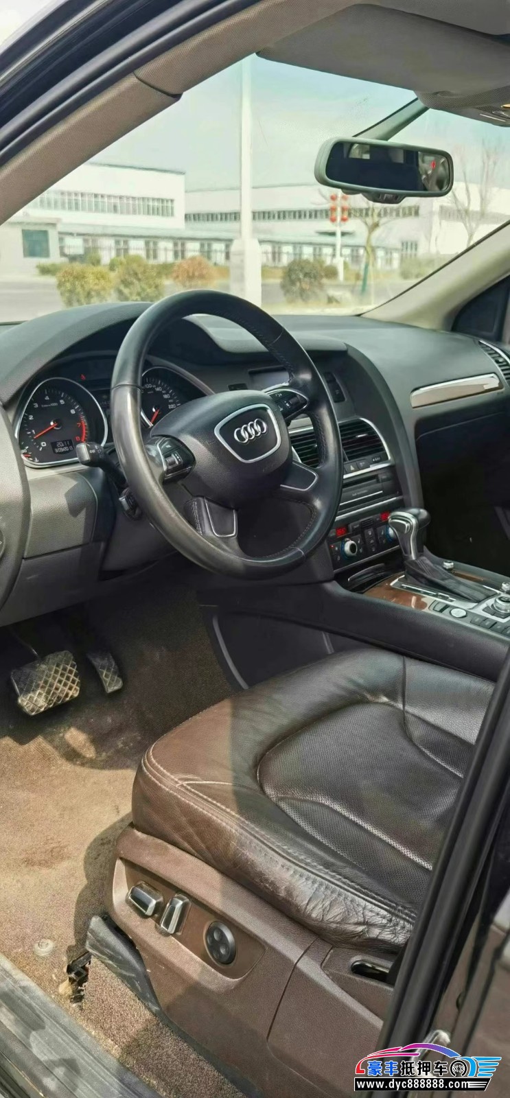 15年奥迪Q7轿车抵押车出售