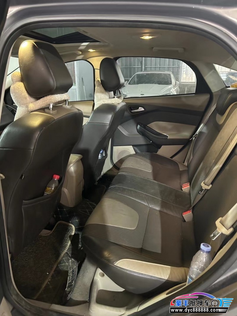 13年福特福克斯轿车抵押车出售