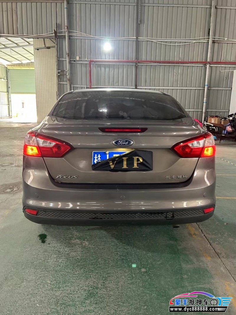 13年福特福克斯轿车抵押车出售