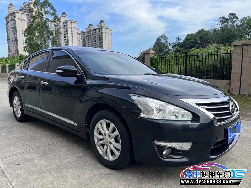 15年日产天籁轿车抵押车出售